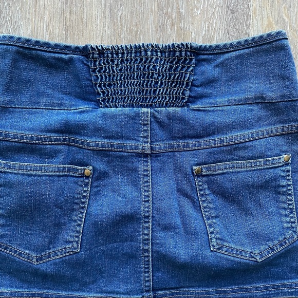 Topshop Petite Denim Pleated Mini Skirt - Picture 5 of 7